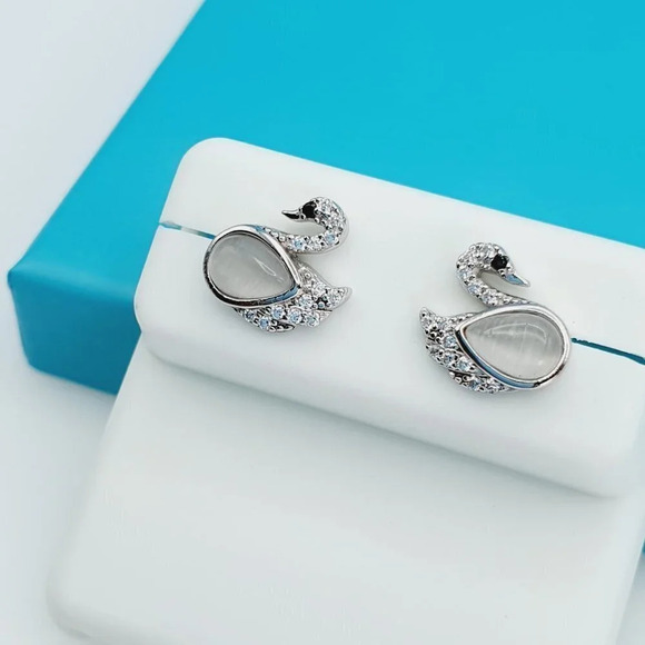 "925 Sterling Silver CZ Beautiful Earrings for Women, 1USPAR4129 - Picture 2 of 11